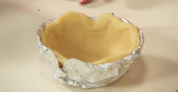 Ягодные лукошки с миндальным кремом