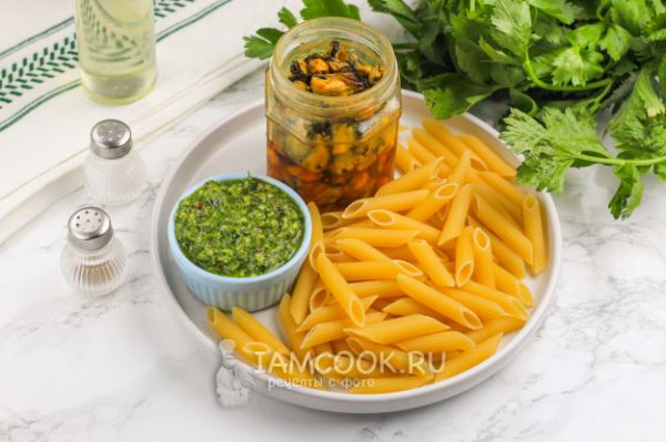 Паста с мидиями с соусом песто
