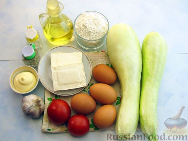 Рулетики из кабачков с плавленым сыром, помидорами и яйцами