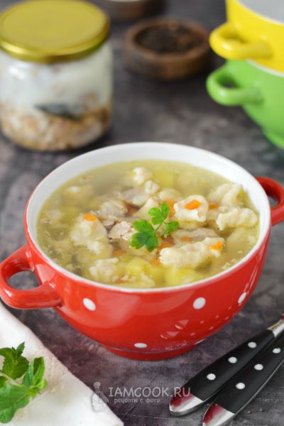 Суп с клецками с тушенкой