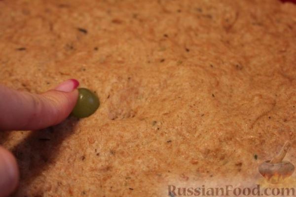 Фокачча из цельнозерновой муки, с виноградом