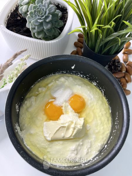 Домашний сыр из творога и молока с яйцом
