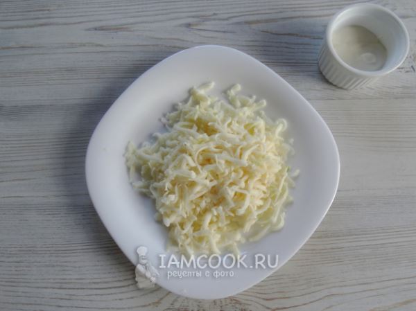 Баклажаны с помидорами и сыром на сковороде