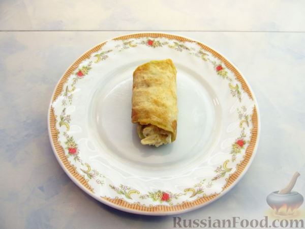Рулетики из кабачков с плавленым сыром, помидорами и яйцами