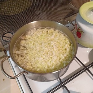 Летние щи из молодой капусты