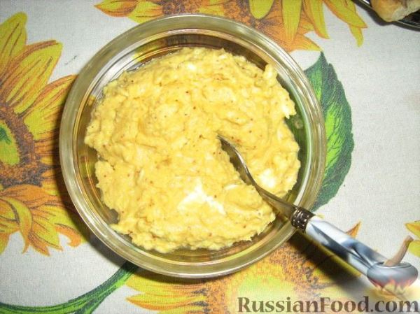 Польская закуска с яйцом и хреном