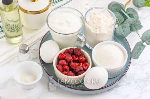 Пирог с малиной на сковороде