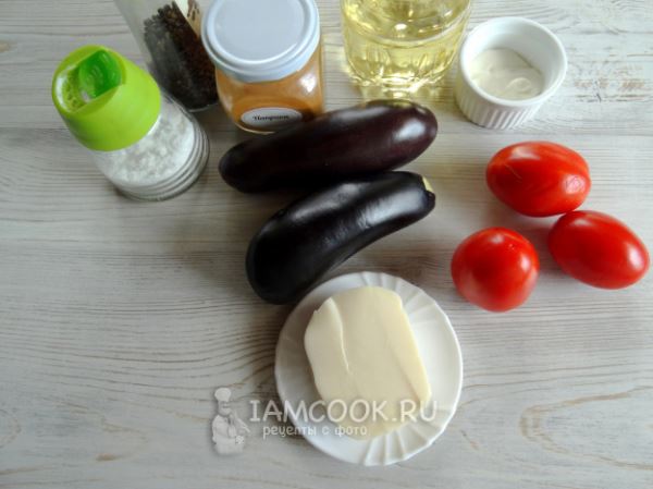 Баклажаны с помидорами и сыром на сковороде
