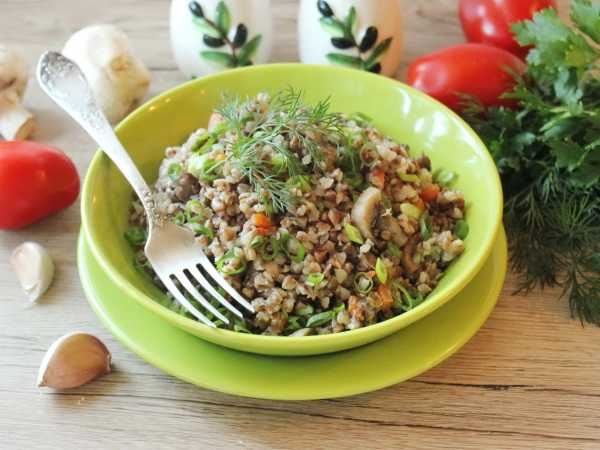Гречка с тушенкой по-купечески