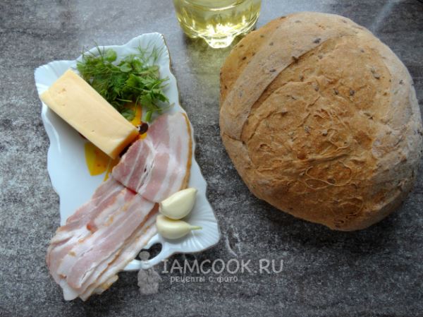 Хлеб с сыром и беконом в духовке