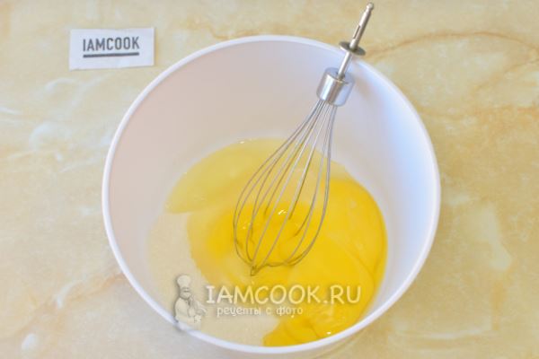 Творожные маффины с вишней