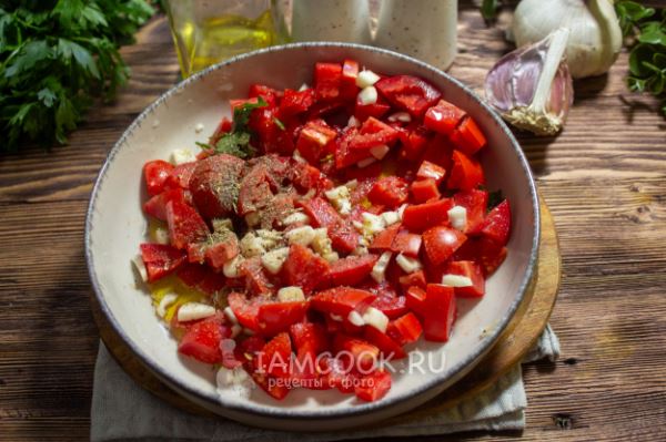 Баклажаны с адыгейским сыром и помидорами