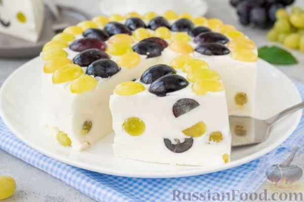 Желейный творожно-сметанный торт с виноградом