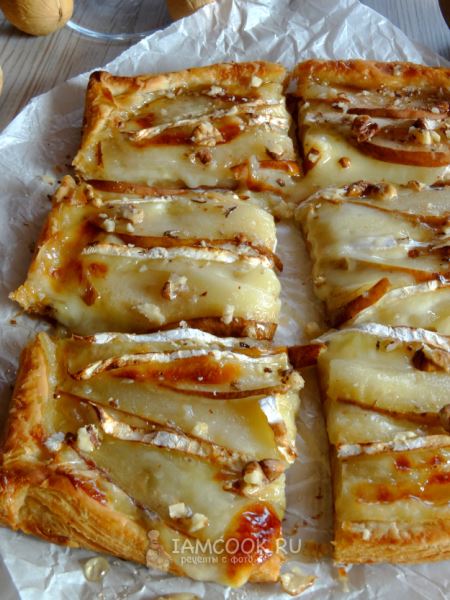 Слойка с сыром и грушей