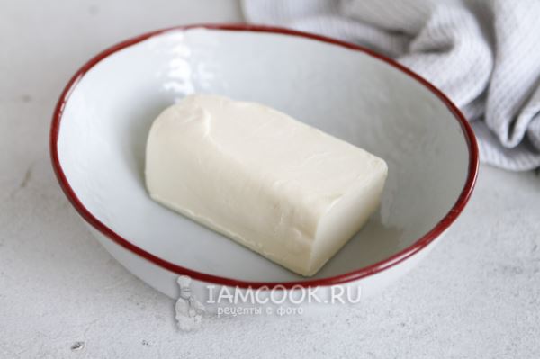 Сливочное масло с укропом и чесноком