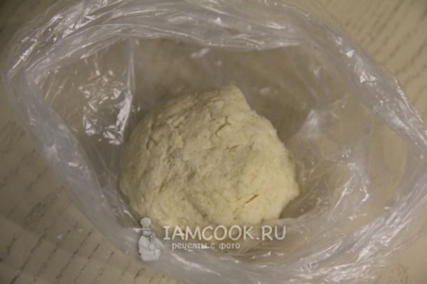 Пирог с клубникой и черникой