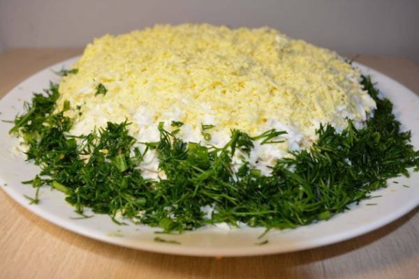 Слоеный салат &laquo;Сырное облако&raquo;