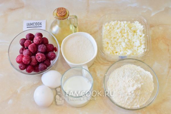 Творожные маффины с вишней