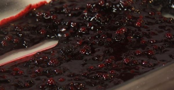 Ягодные лукошки с миндальным кремом