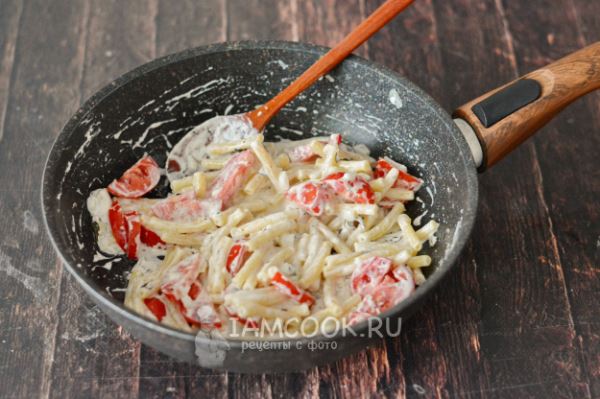 Паста с рикоттой и помидорами