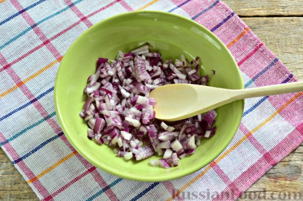 Салат на день рождения, с крабовыми палочками и яблоком