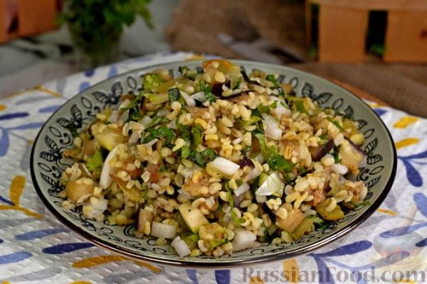 Салат с булгуром и овощами