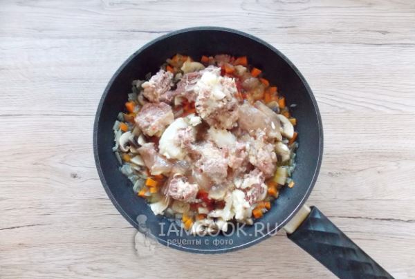 Гречка с тушенкой по-купечески