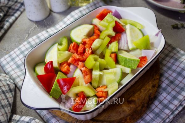 Запеченные овощи с сыром фета (в духовке)