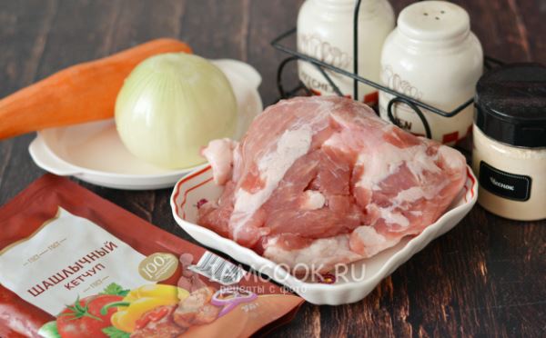 Гуляш из свинины с кетчупом
