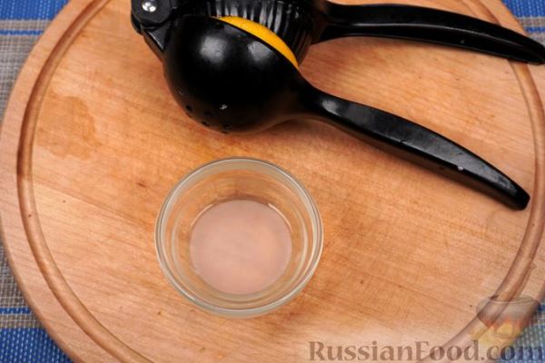 Песочный тарт со сливами в сметанной заливке