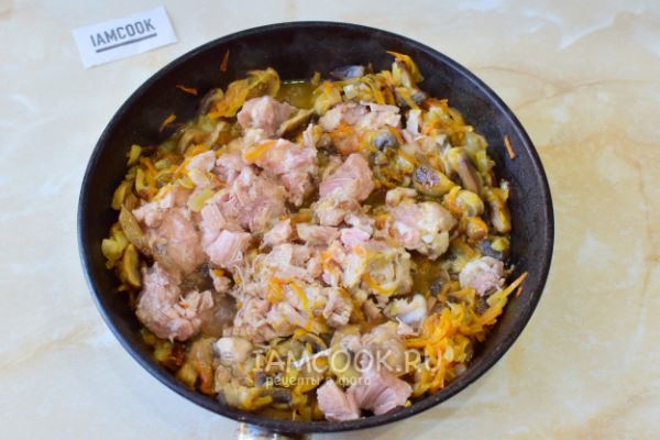 Грибной суп с тушенкой