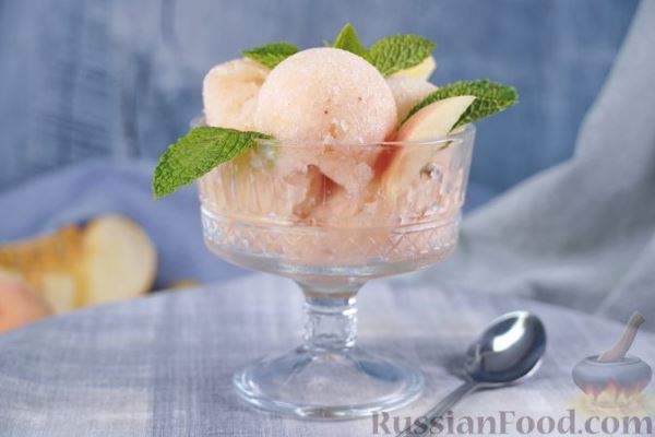 Гранита из дыни, персиков и банана