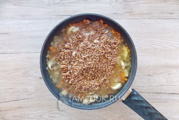 Гречка с тушенкой по-купечески