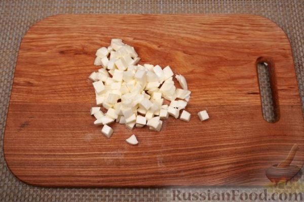 Баклажаны, запечённые с болгарским перцем и моцареллой
