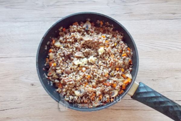Гречка с тушенкой по-купечески