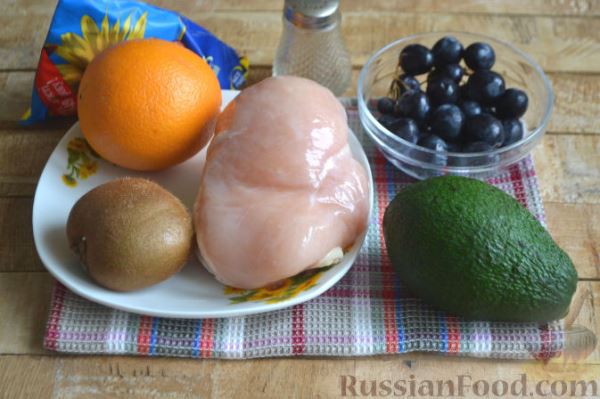 Салат с курицей, авокадо и киви