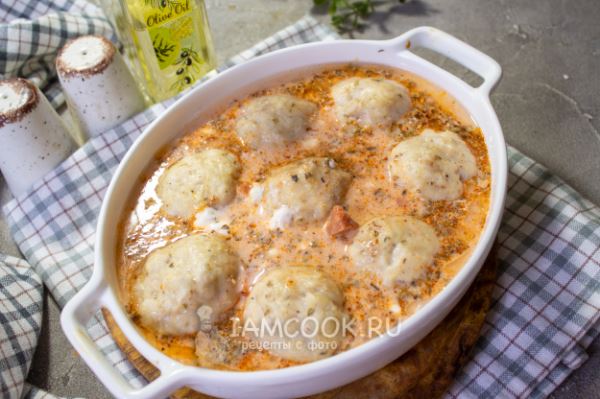 Куриные тефтели в томатно-сметанном соусе